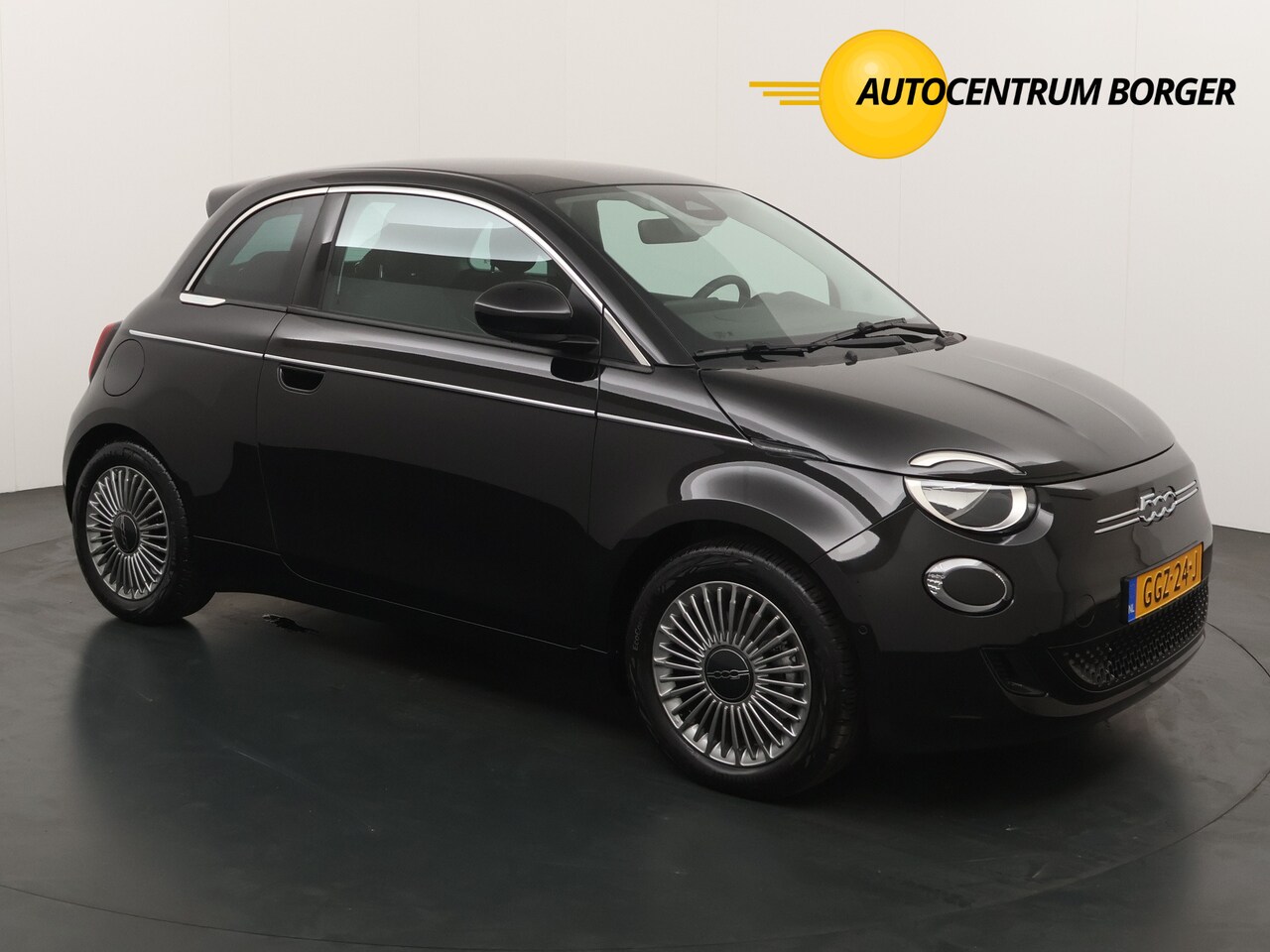 Fiat 500e - Urban 42 kWh Automaat 16"LM/PDC /cruise/Clima/Camera - AutoWereld.nl