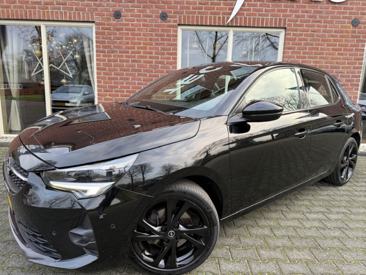 Opel Corsa - 1.2 GS Line 131PK Automaat CAMERA / STOELVERWARMING / CARPLAY / - AutoWereld.nl