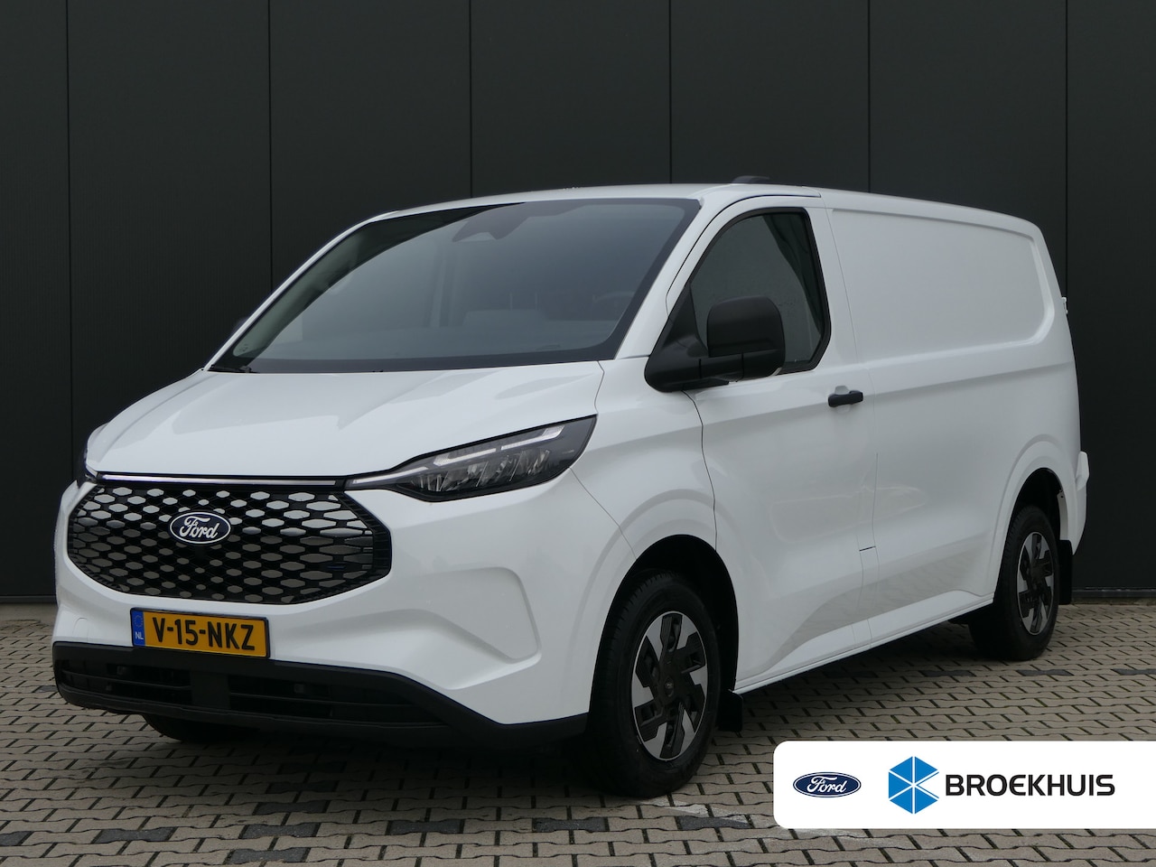 Ford Transit Custom - E-Transit 320 L1H1 Trend 65 kWh | 2300kg trekgewicht! | LED | Stoelverwarming | CarPlay/An - AutoWereld.nl