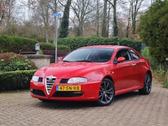 Alfa Romeo GT - 2.0 JTS Distinctive LEES TEKST