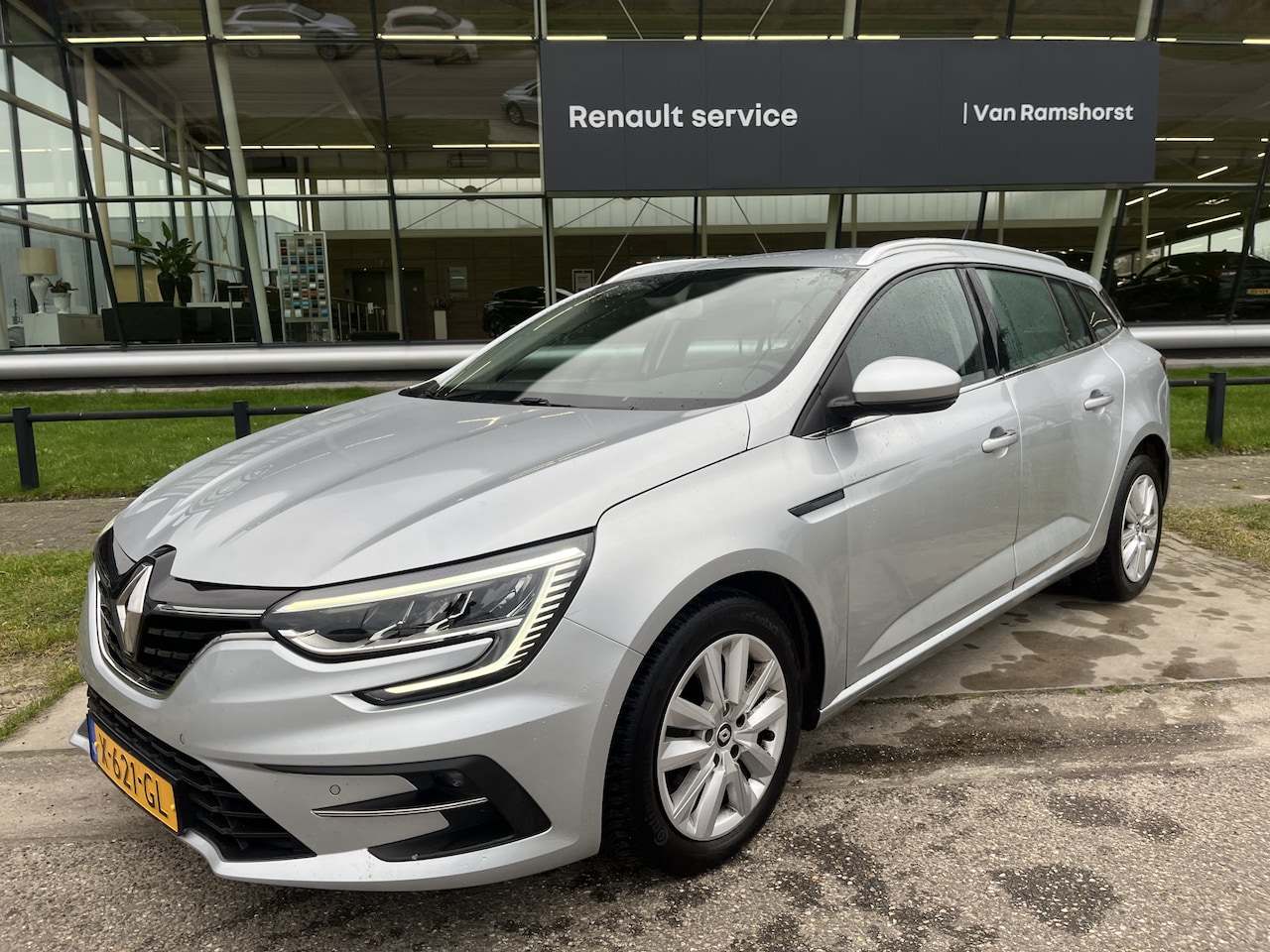 Renault Mégane Estate - 1.3 TCe 140 PK Equilibre / AppleCarplay - Android Auto / Keyless / Climate / PDC V+A / - AutoWereld.nl