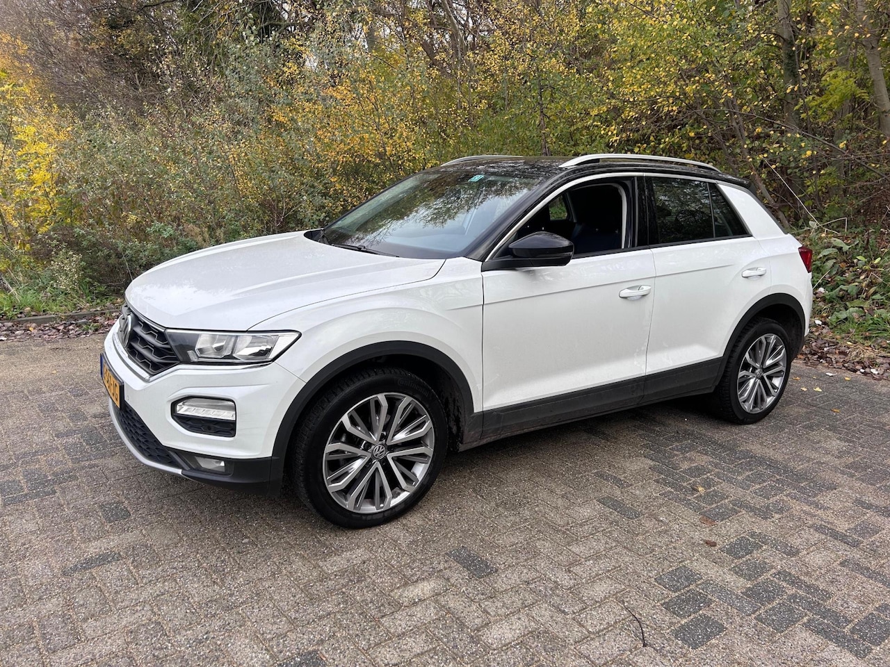 Volkswagen T-Roc - 1.5 TSI Style Business virtual Carplay Camera - AutoWereld.nl