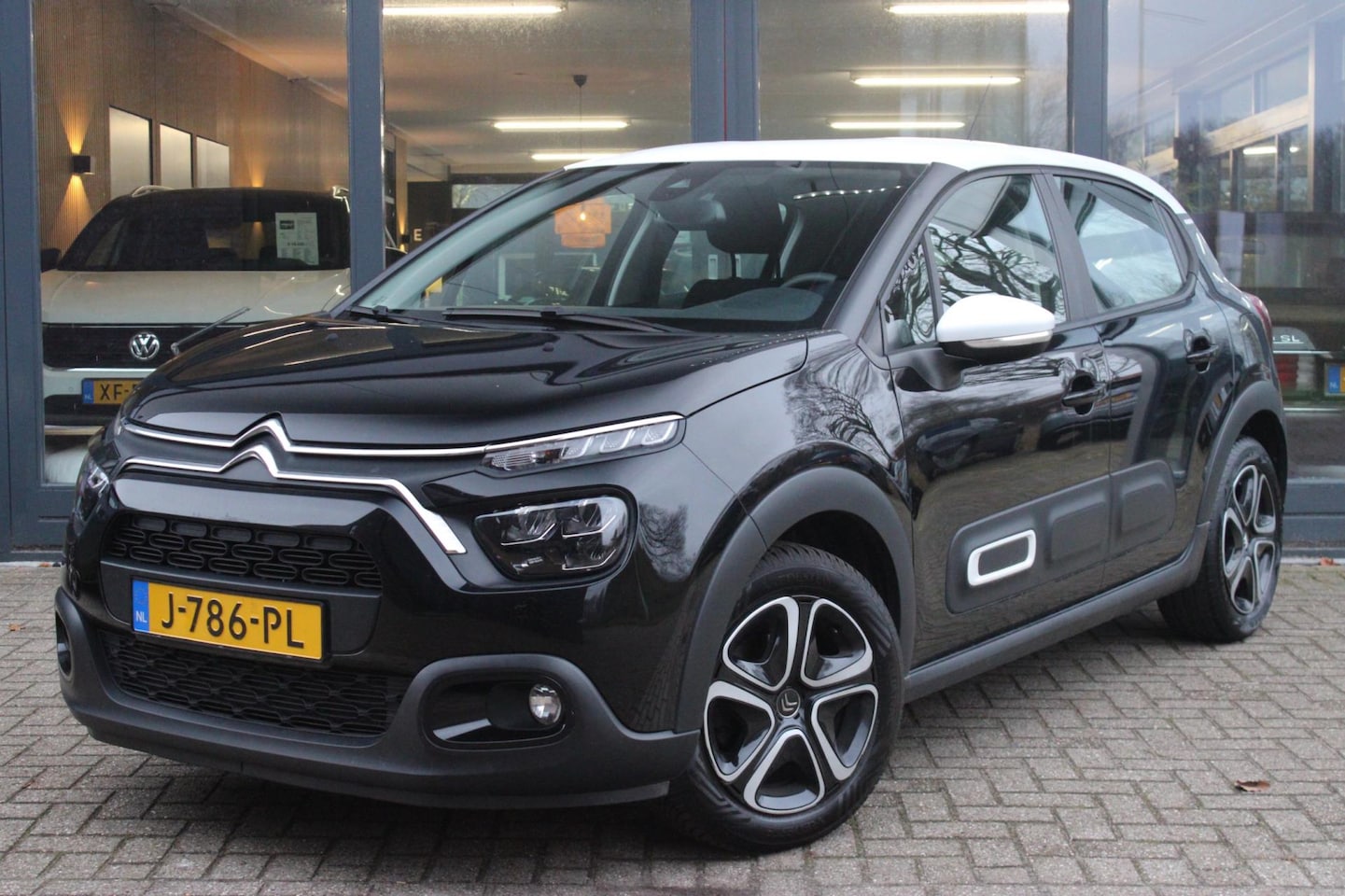 Citroën C3 - 1.2 PureTech Feel | Cruise Control | Carplay | Navigatie | All-Season | Parkeersensoren | - AutoWereld.nl
