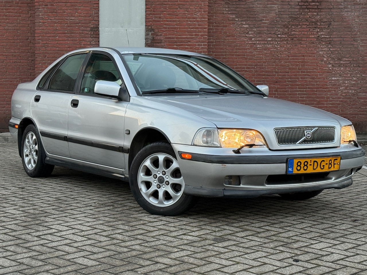 Volvo S40 - 2.0 Dynamic|AUTOMAAT|CRUISE|AIRCO|TREKHAAK - AutoWereld.nl