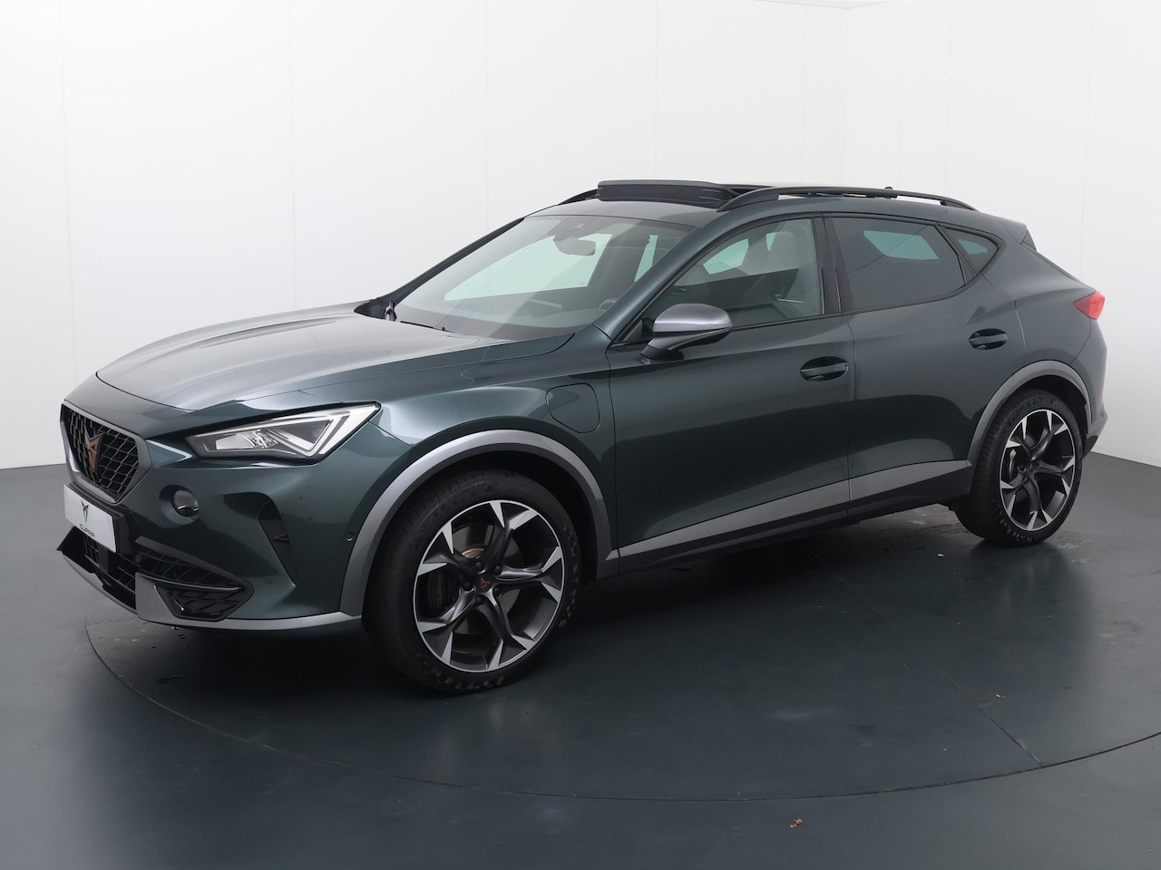 CUPRA Formentor - 1.4 e-Hybrid VZ Performance | 245 PK | SoH 94% | Trekhaak wegklapbaar | Panoramadak | Verw - AutoWereld.nl