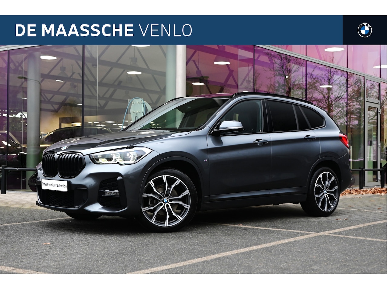 BMW X1 - sDrive18i Executive M Sport Automaat / Sportstoelen / Adaptieve LED / Head-Up / M Sportond - AutoWereld.nl