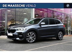 BMW X1 - sDrive18i Executive M Sport Automaat / Sportstoelen / Adaptieve LED / Head-Up / M Sportond