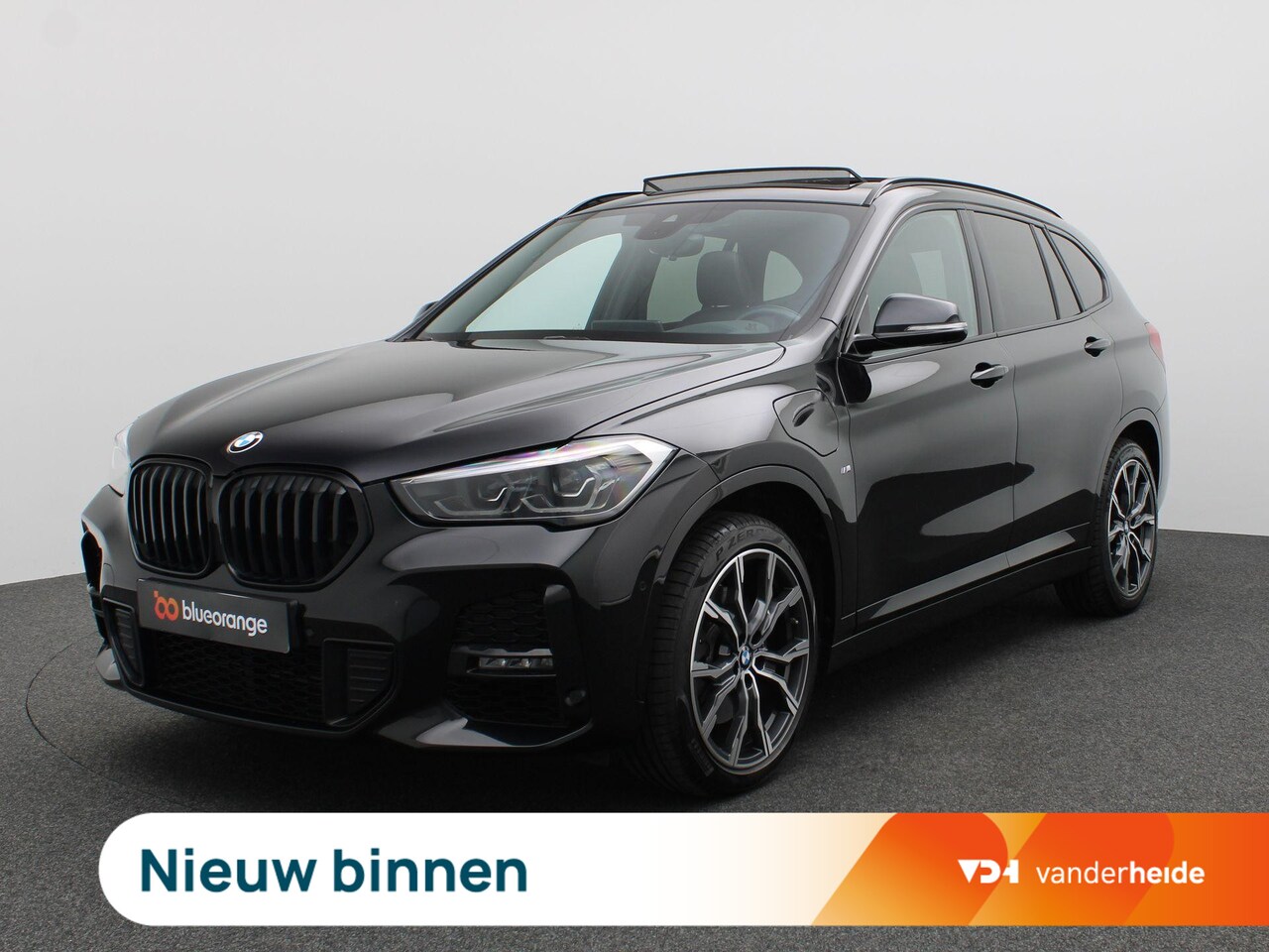 BMW X1 - xDrive25e eDrive Edition 220PK Aut. SOH 88%, Pano-Schuifdak, M-Sport, Head-Up Display, Ala - AutoWereld.nl