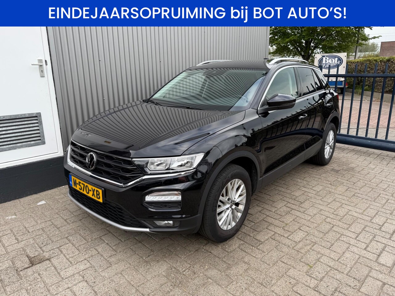 Volkswagen T-Roc - 1.5 TSI Style Business / AUTOMAAT / CAMERA / CRUISE CONTR./TREKHAAK/ - AutoWereld.nl