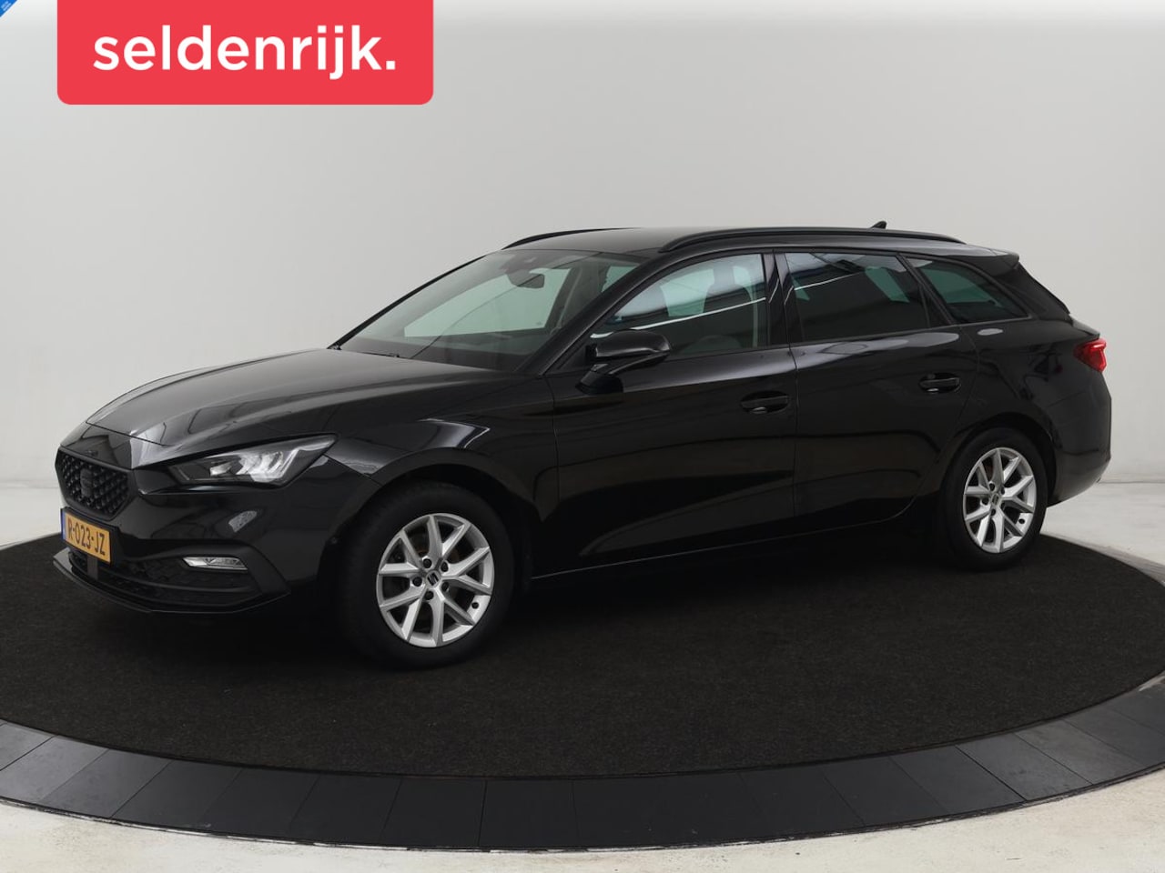 SEAT Leon - 1.0 TSI Style Intens | Trekhaak | Camera | Carplay | Navigatie | Adaptive cruise | DAB | P - AutoWereld.nl