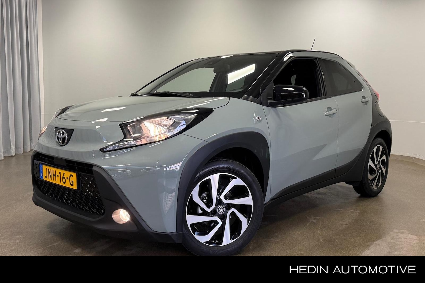 Toyota Aygo X - 1.0 VVT-i MT Play | Achteruit Rij Camera | Stoelverwarming - AutoWereld.nl