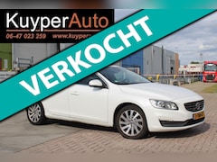 Volvo V60 - 1.6 D2 Momentum clima navi parkeersensoren verwarmbare stoelen