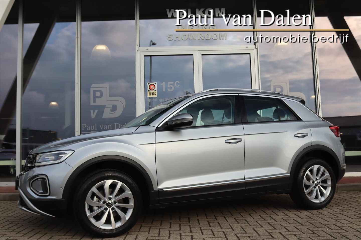 Volkswagen T-Roc - 1.5TSI 150PK AUTOMAAT STYLE Navi Carplay | Adapt.Cruise | Electr.Klep | Camera | Keyless | - AutoWereld.nl