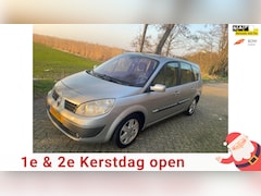 Renault Grand Scénic - 2.0-16V Privilège Luxe AUTOMAAT 7 persoon