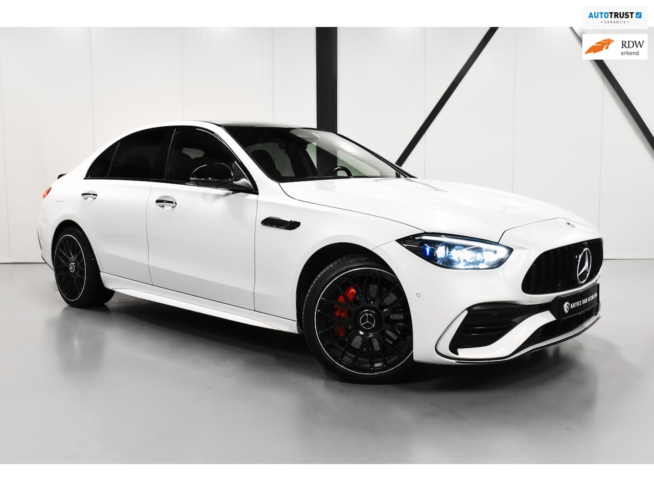 Mercedes-Benz C-klasse - 300 e AMG | PANO | LASER | HUD | Ambiance Lights | FULL! - AutoWereld.nl