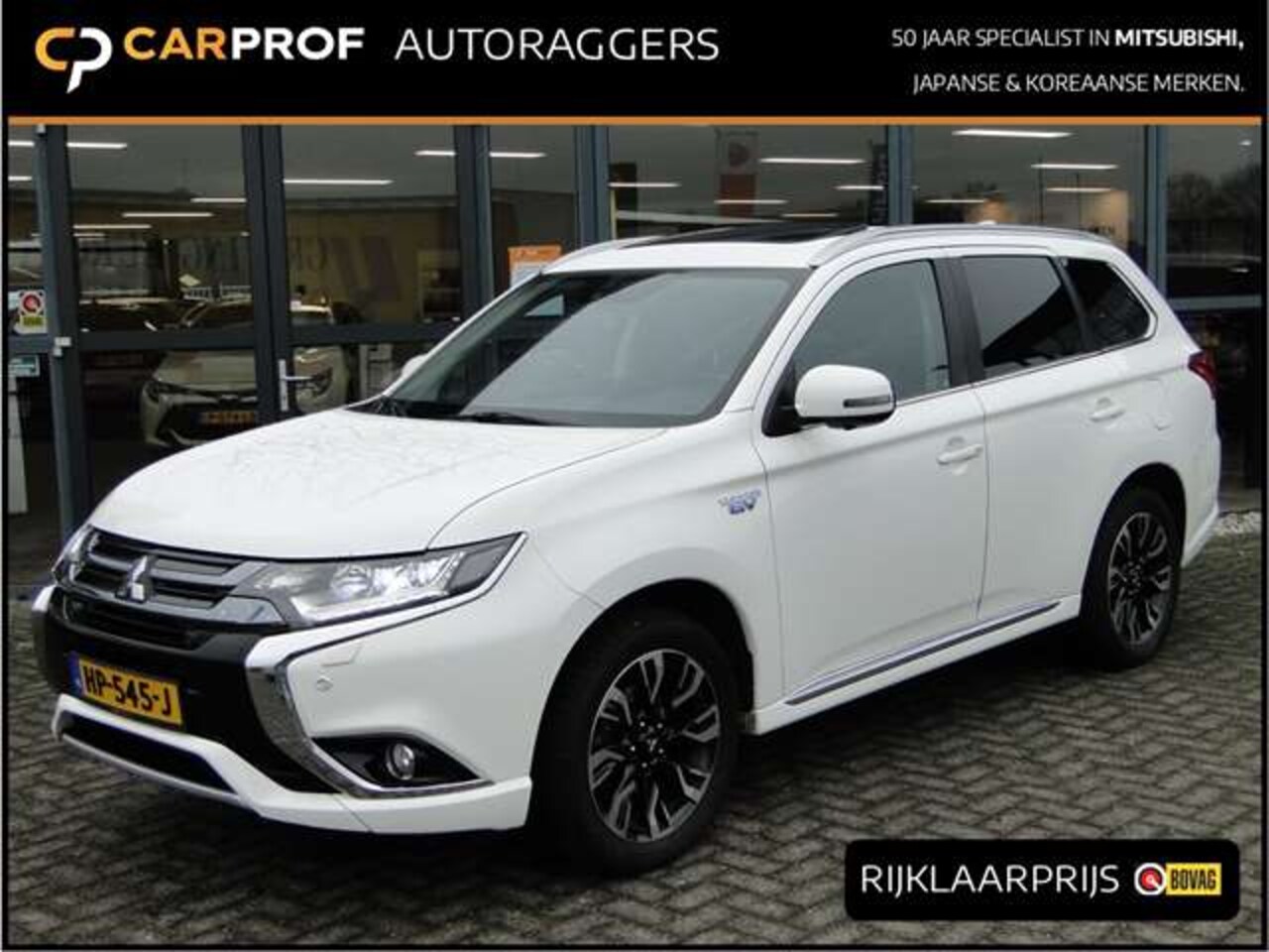 Mitsubishi Outlander - 2.0 PHEV Instyle+ | Leer | Trekhaak | Schuifdak - AutoWereld.nl