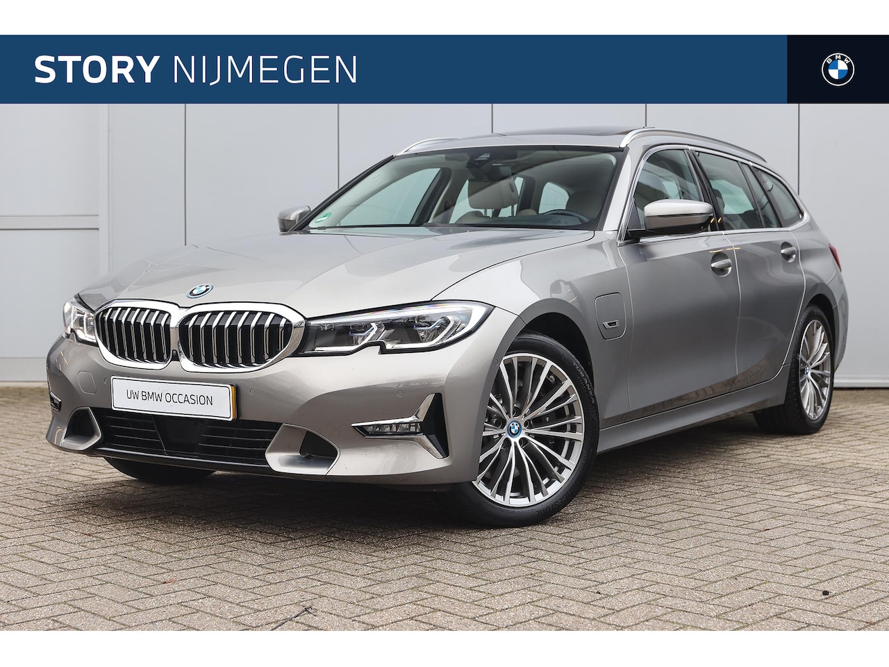 BMW 3-serie Touring - 330e M Sport Automaat / Panoramadak / Sportstoelen / Laserlight / M Adaptief onderstel / C - AutoWereld.nl