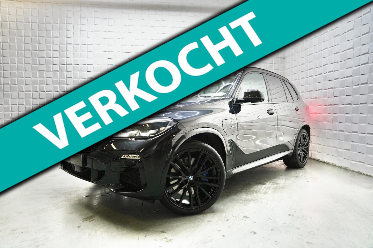 BMW X5 - XDrive45e M PAKKET PANO SKYLOUNGE DIAMANT POOK - AutoWereld.nl