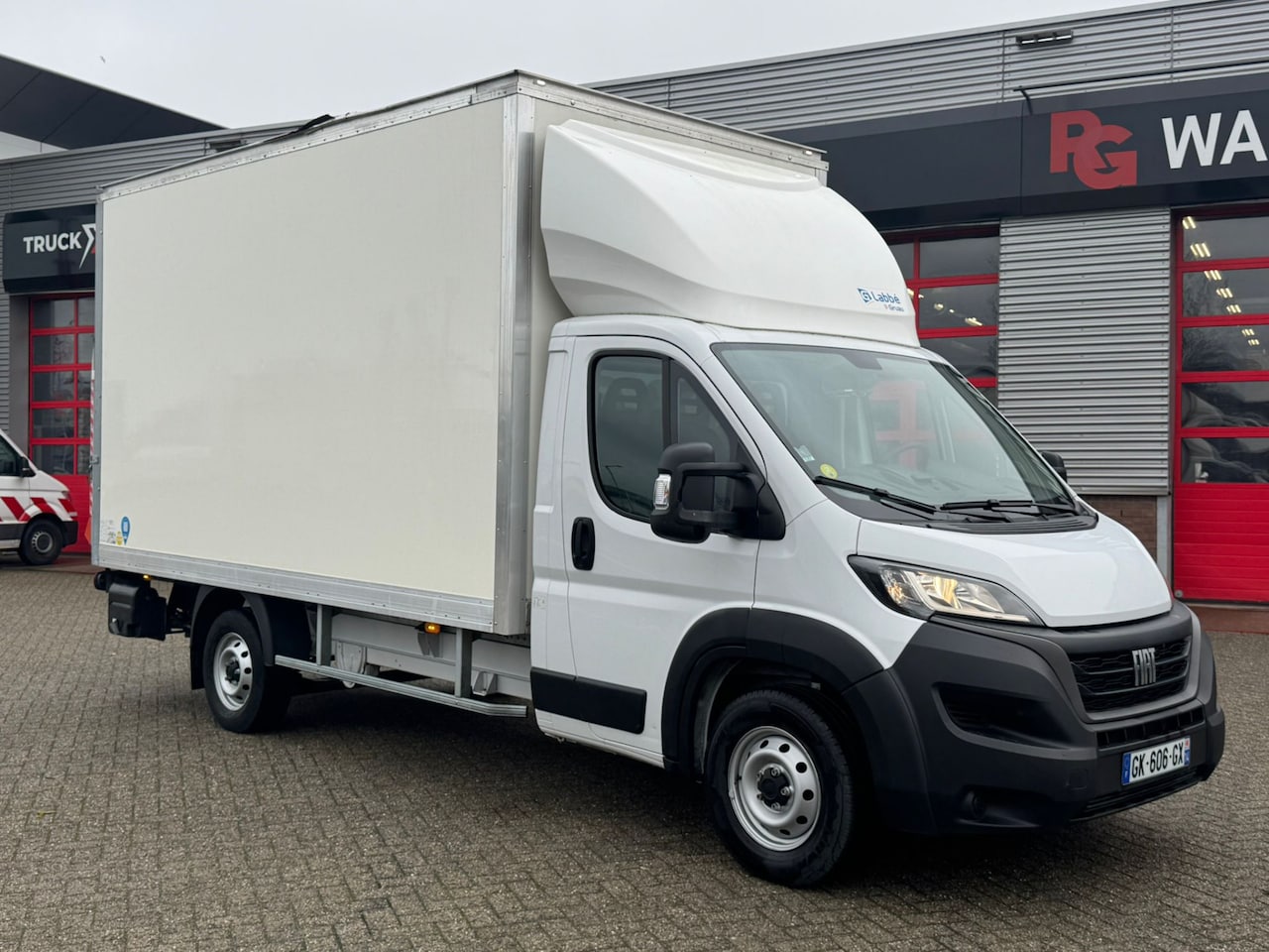 Fiat Ducato - 2.3 Meters High - AutoWereld.nl
