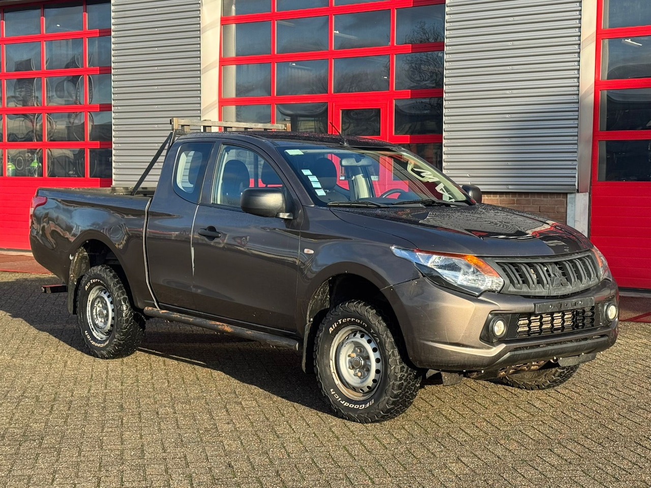 Mitsubishi L 200 - 4*4 airco - AutoWereld.nl