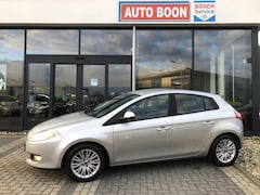 Fiat Bravo - 1.4 120PK AUTOMAAT T-JET DYNAMIC CLIMA/PDC/LMV/ BLUE&ME/MEDIA/LEDERENSTUURWIEL.MULTI/. 1 E
