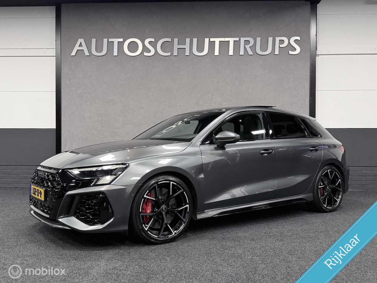 Audi RS3 - 2.5 TFSI RS 3 quattro RS Dynamic / Keramisch / Panorama / 1e Eigenaar / Matrix - AutoWereld.nl