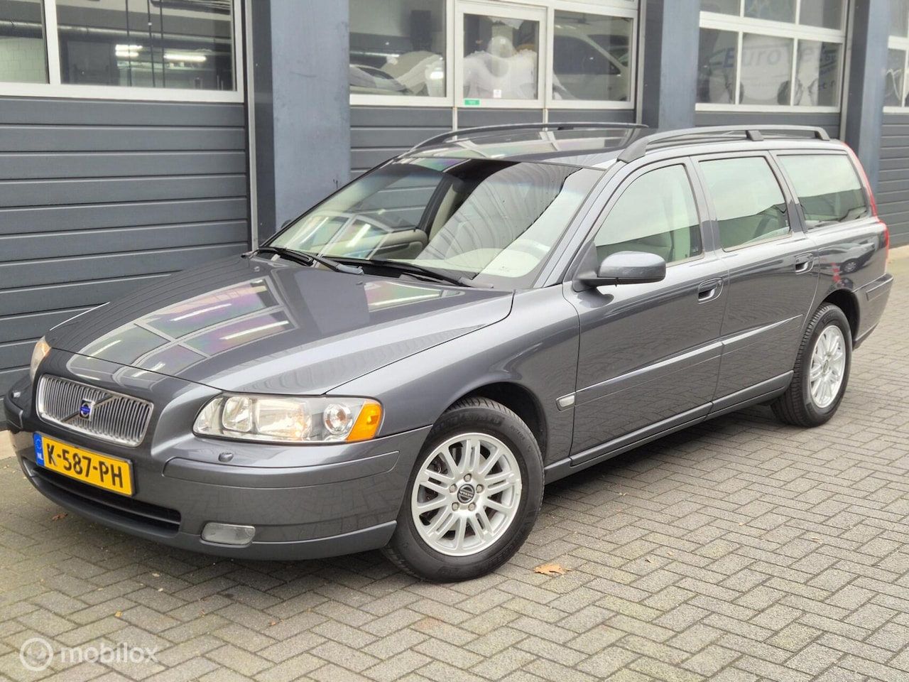 Volvo V70 - 2.4 Kinetic | AIRCO | STOEL.V | TREKHAAK | YOUNGTIMER | - AutoWereld.nl