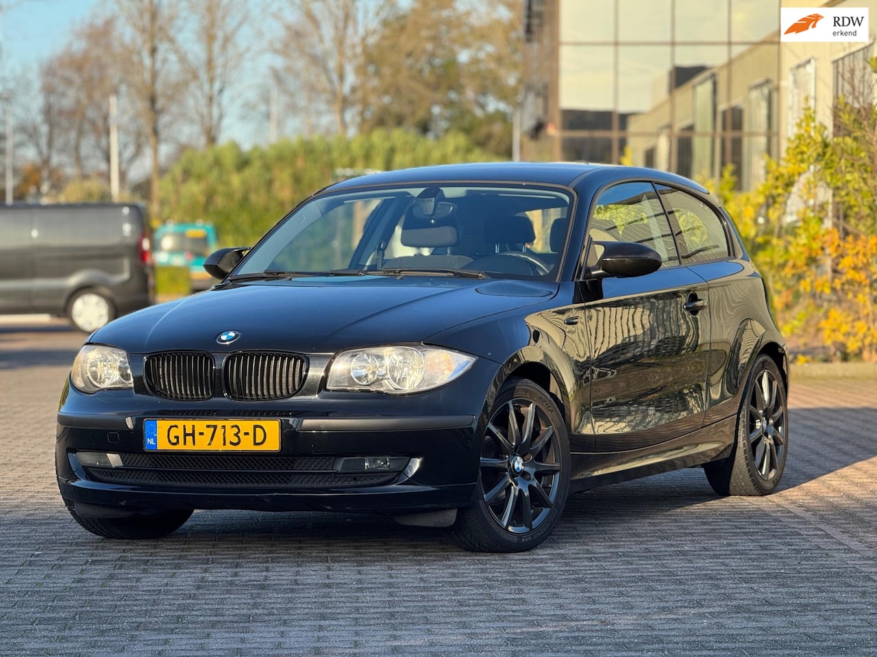 BMW 1-serie - 116i Business Line | 17 inch | Airco | Onderhoudhistorie | 2 sleutels | APK 30-04-2026 - AutoWereld.nl
