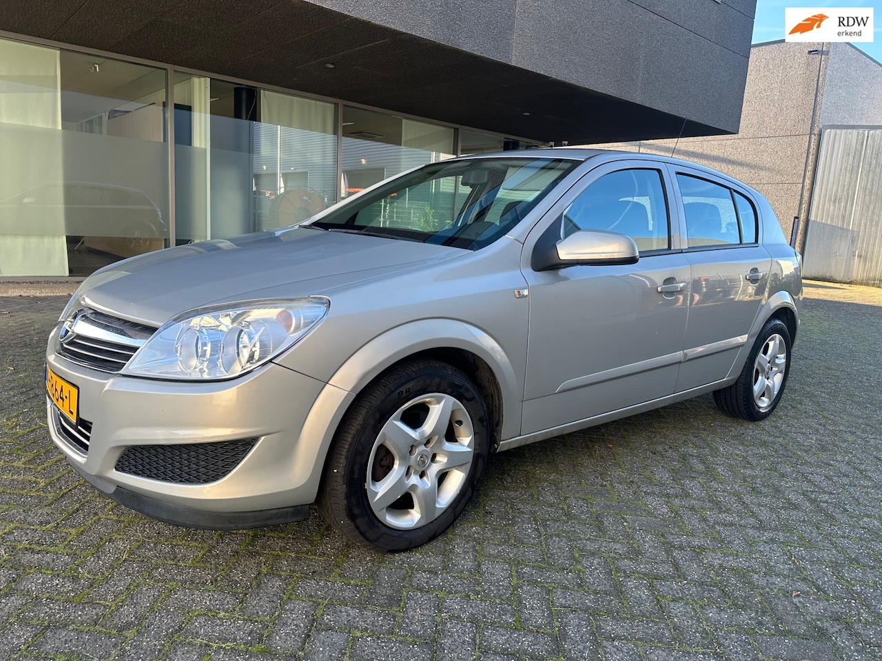 Opel Astra - 1.6 Essentia CLIMAT BJ 7-2007 APK 9-2026 - AutoWereld.nl