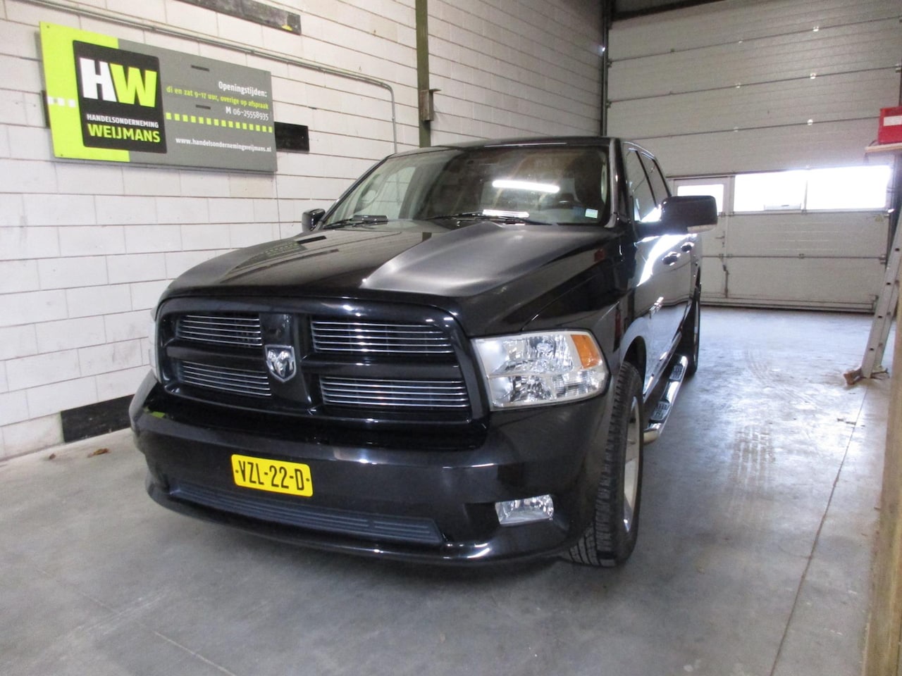 Dodge Ram 1500 - 5.7 V8 4x4 Crew Cab 5'7 Laramie 5.7 V8 4x4 Crew Cab 5'7 Laramie LPG , Weinig KM'S - AutoWereld.nl