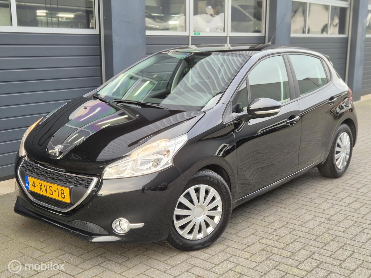 Peugeot 208 - 1.6 e-HDi Blue Lease | AIRCO | NAVI | CRUISE | BLUETOOTH | - AutoWereld.nl