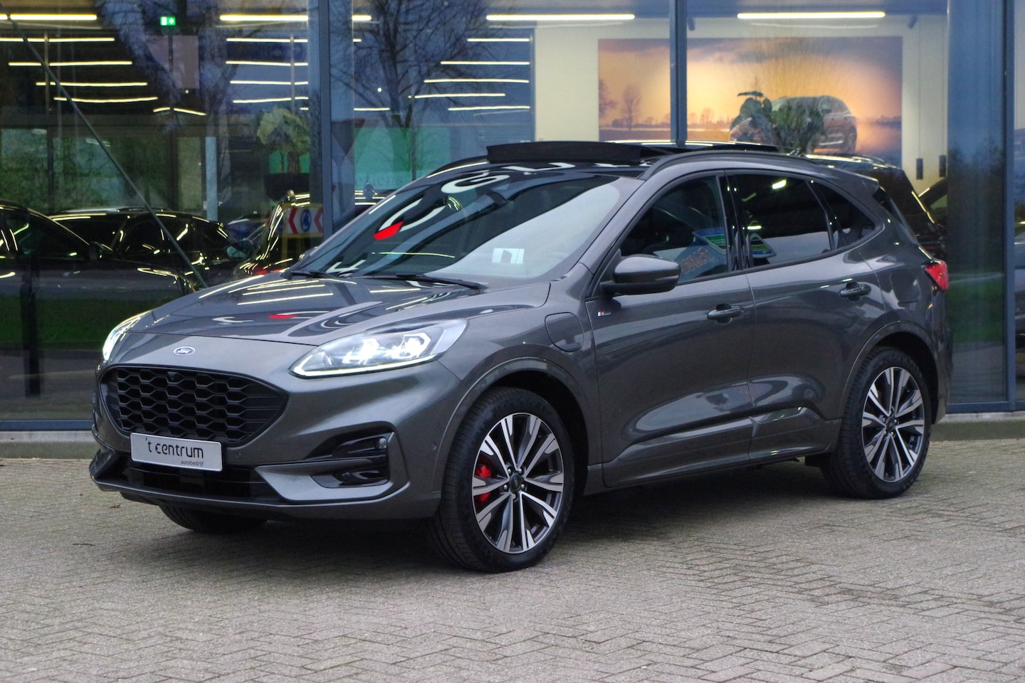 Ford Kuga - 2.5 PHEV ST-Line X 2.5 PHEV 225 PK ST-Line X, Panoramadak, 20" LM, B&O Sound, Winterpakket, 360 Camera, Memor - AutoWereld.nl