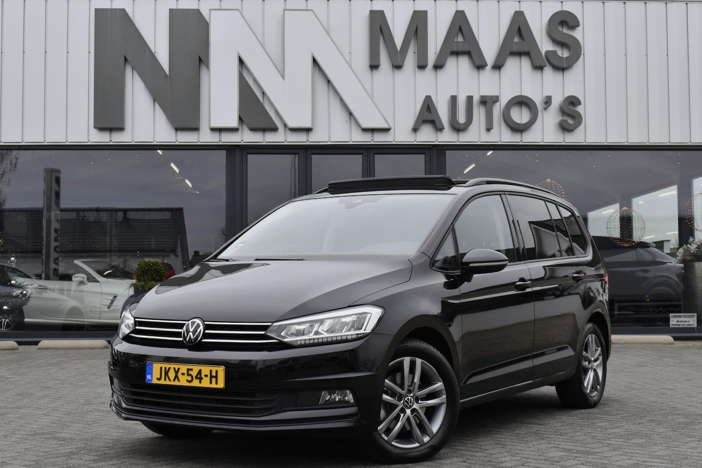 Volkswagen Touran - 1.5 TSI Business 7p Pano - Trekhaak - BTW - AutoWereld.nl