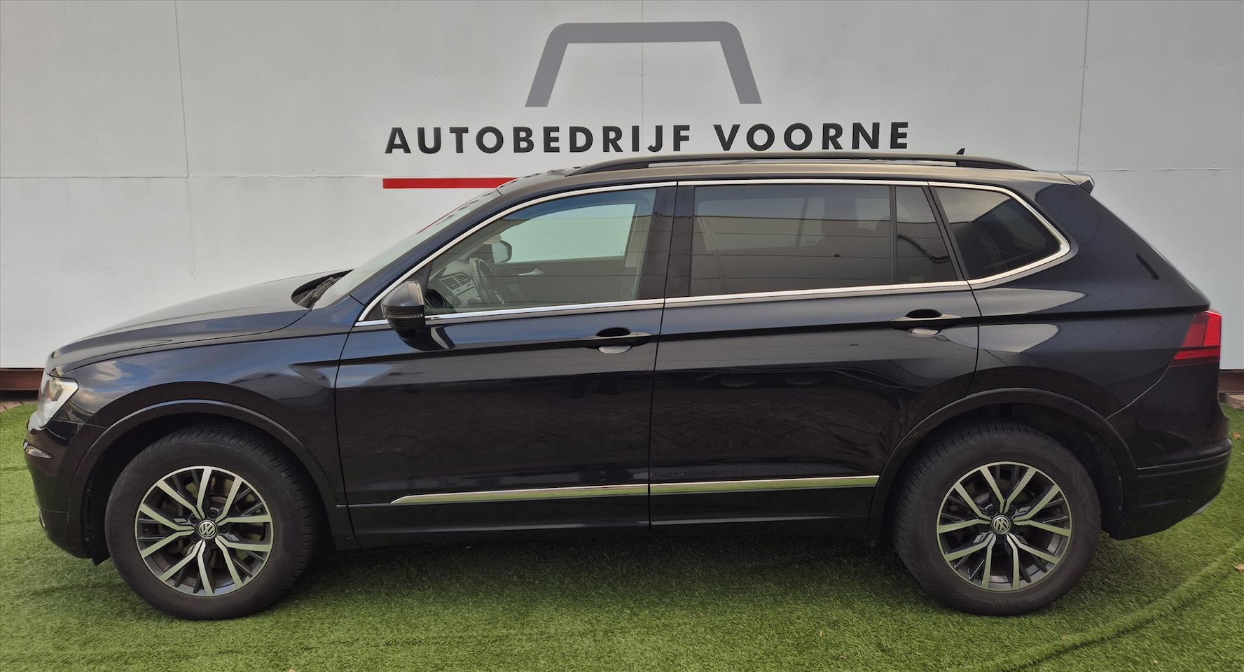 Volkswagen Tiguan - 1.4 TSI 150pk Comfortline 7 zitter Pano dak - AutoWereld.nl