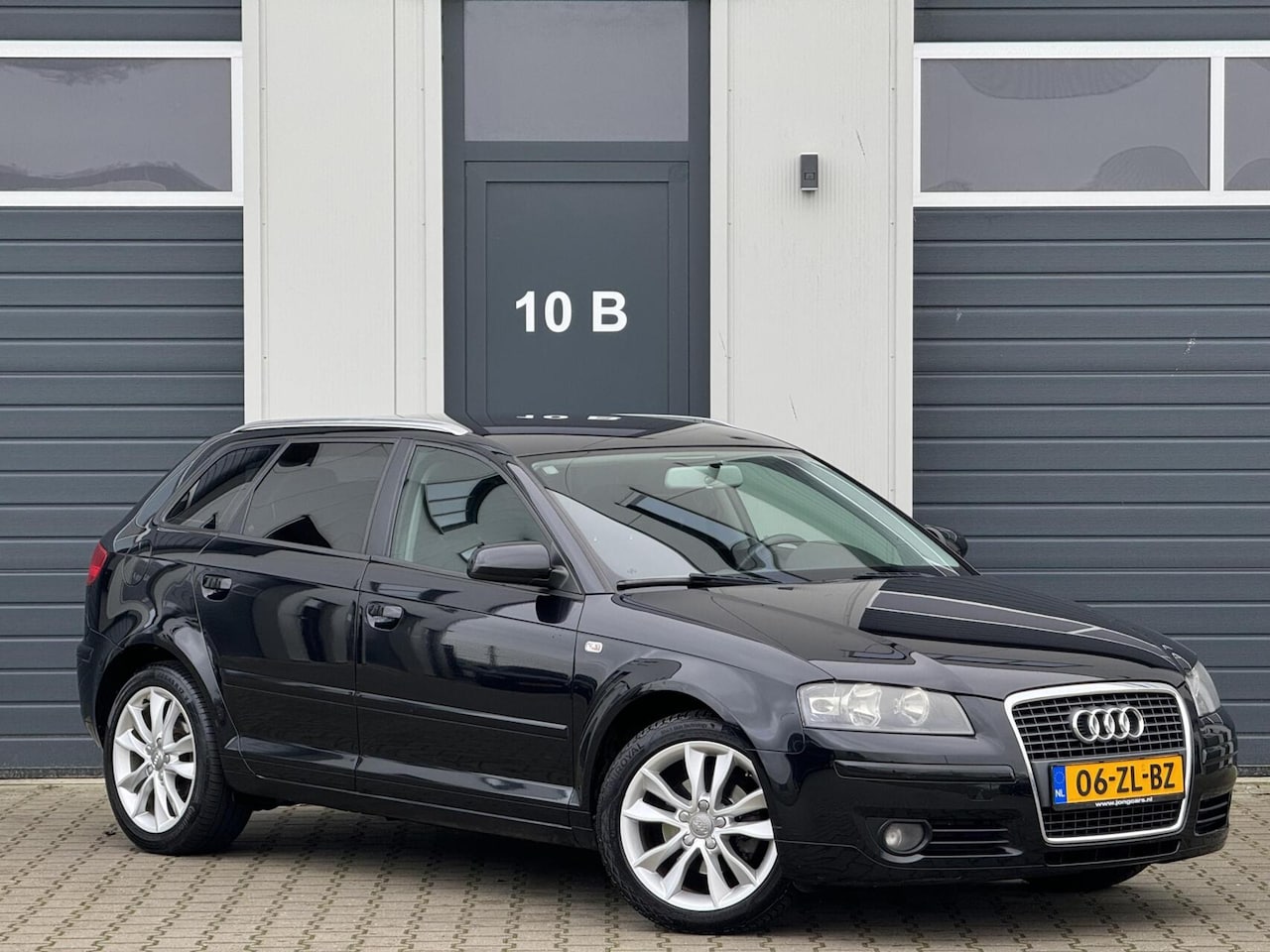 Audi A3 Sportback - 1.6 Attraction / Clima / Trekhaak / NAP - AutoWereld.nl