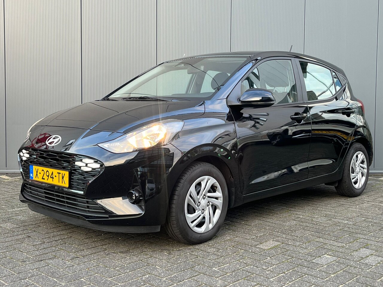 Hyundai i10 - 1.0 66pk Comfort Smart | LED | Airco | Carplay | Camera | Navigatie | Bluetooth | Cruiseco - AutoWereld.nl