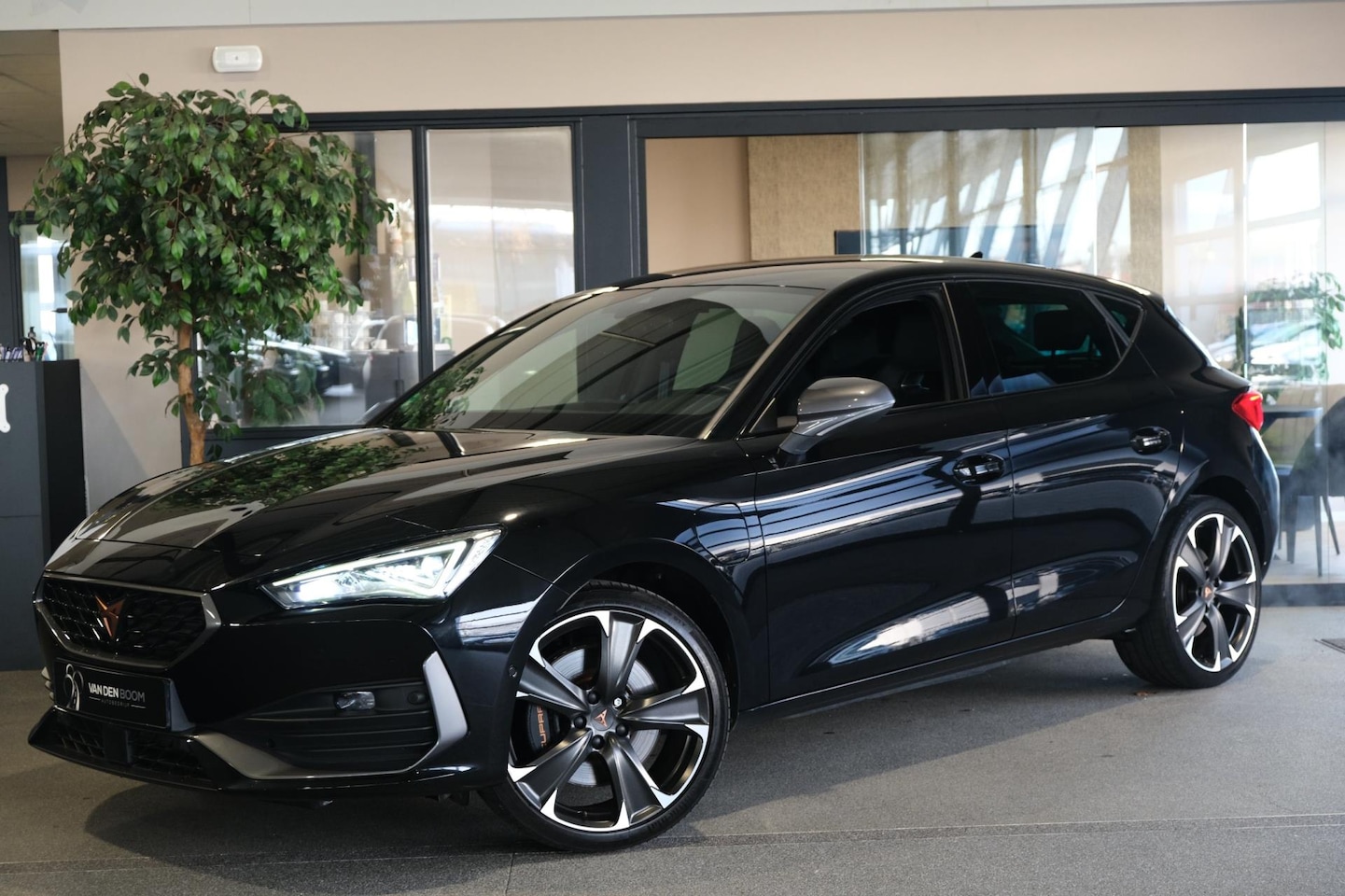 CUPRA Leon - 1.4 e-Hybrid VZ 245PK Led Virtual Navi Cam ACC Stoelverwarming - AutoWereld.nl