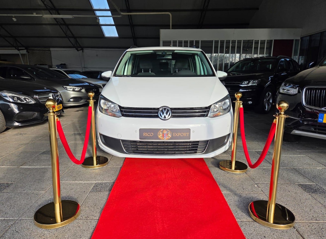 Volkswagen Touran - 1.6 TDI AUT HIGHLINE NAVI 2013! - AutoWereld.nl