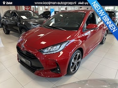 Toyota Yaris - 1.5 Hybrid 130 Executive NIEUW Direct leverbaar € 1000, - inruilpremie Parkeersensoren voo