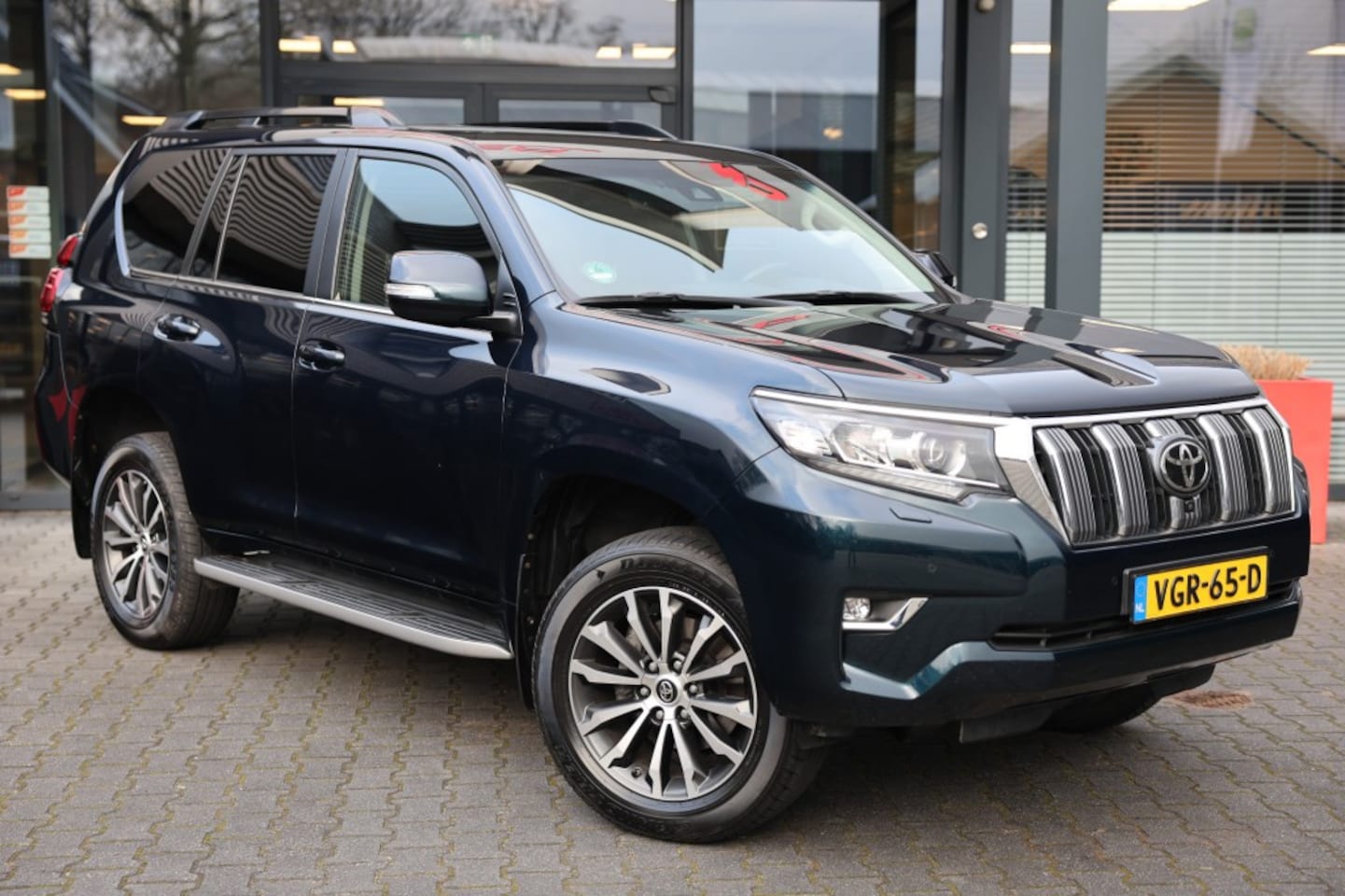 Toyota Land Cruiser 150 - 2.8 D-4D 5DRS LOUNGE A/T VAN - AutoWereld.nl