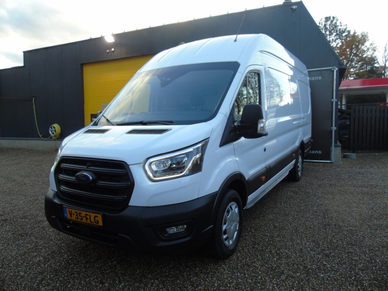 Ford Transit - 2.0 TDCI 4L3H 170PK - 2022 - 97DKM - Trekhaak - camera - AutoWereld.nl