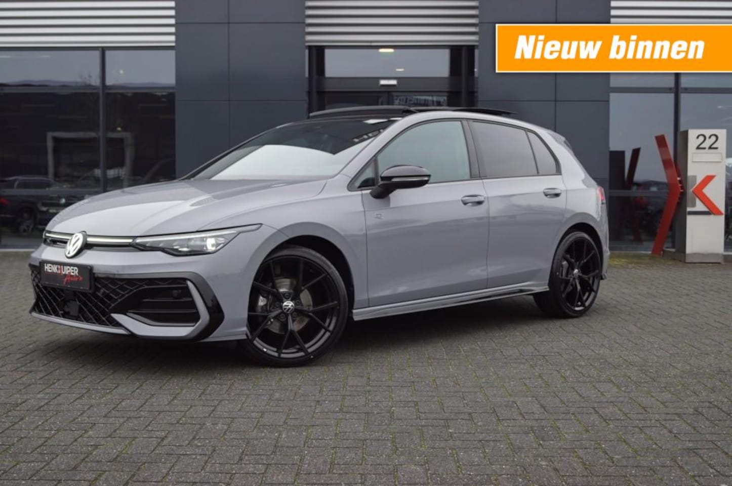 Volkswagen Golf Plus - R-line 1.5 eTSI 150pk DSG facelift Black style/ Panodak/ 19 Inch LM /IQ Matrix LED /Head-u - AutoWereld.nl