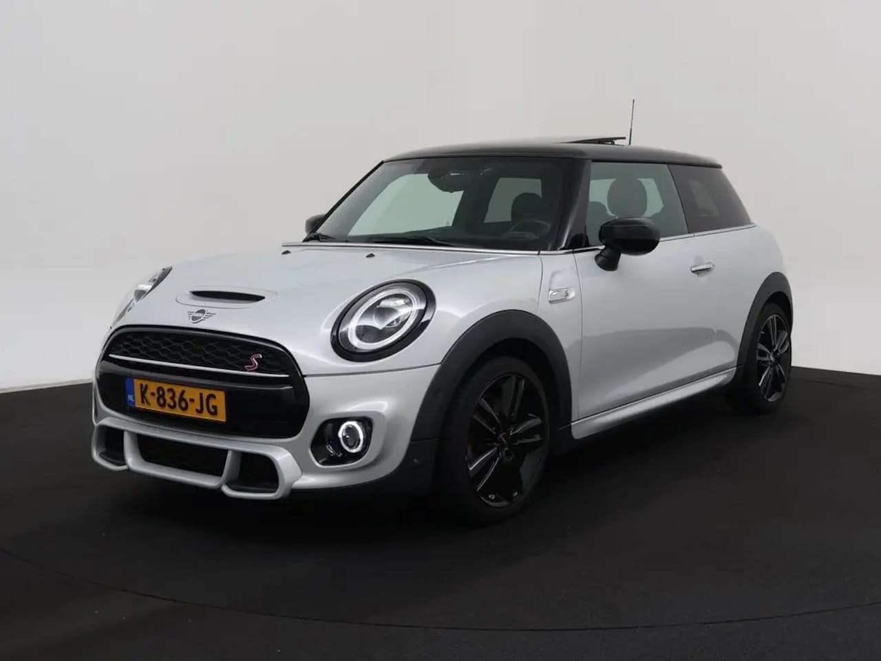 MINI Cooper S - Mini 192 pk 2.0 Cooper S Hammersmith LED Harman Kardon Navi Camera Pano - AutoWereld.nl