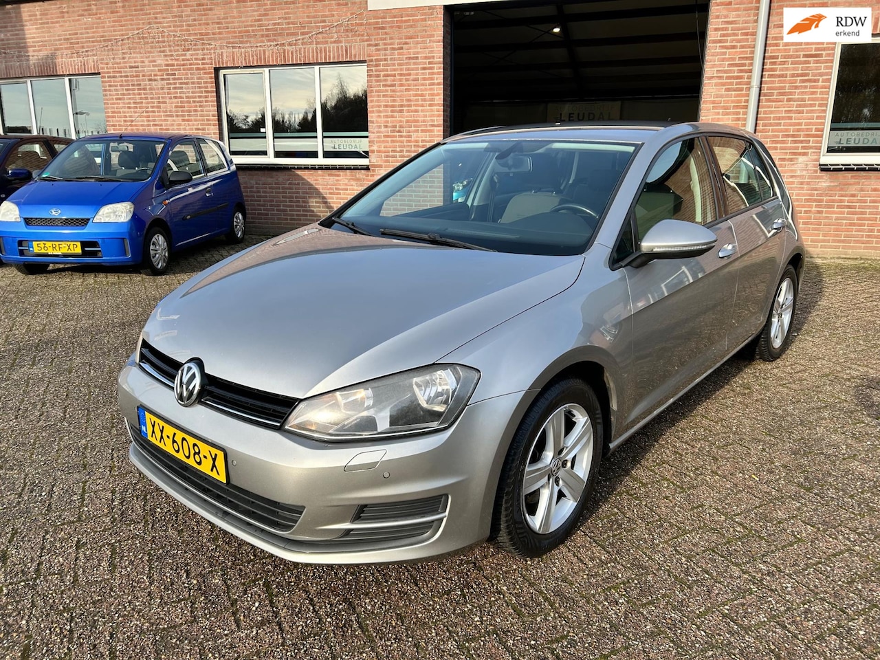 Volkswagen Golf - 1.2 TSI Trendline // 5-deurs // Navigatie - AutoWereld.nl