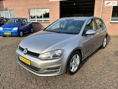 Volkswagen Golf - 1.2 TSI Trendline // 5-deurs // Navigatie