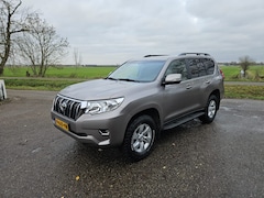 Toyota Land Cruiser - 2.8 D-4D-F Challenger Window Van Achteruitrijcamera
