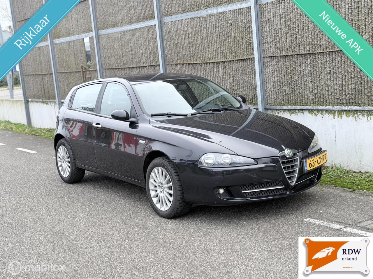 Alfa Romeo 147 - 2.0 T.Spark Blackline II 150PK!! NAP/NWE APK/AIRCO - AutoWereld.nl