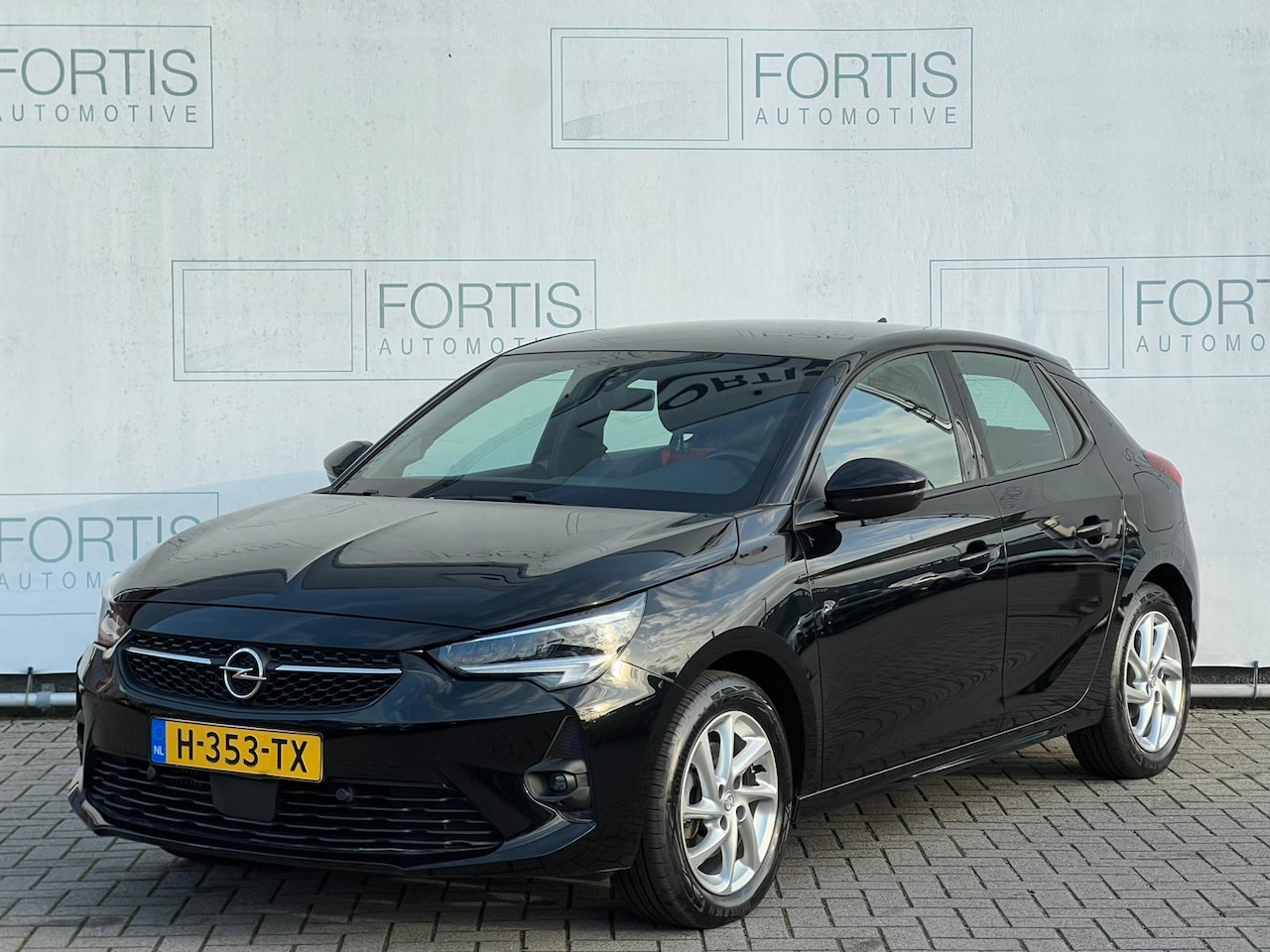 Opel Corsa - 1.2 GS Line NL-AUTO | NAVI | STOEL-STUUR VERWARMING - AutoWereld.nl