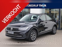 Volkswagen Tiguan - 1.4 TSI eHybrid Life wegklapbare trekhaak elektrische achterklep stoel en stuurwiel verwar