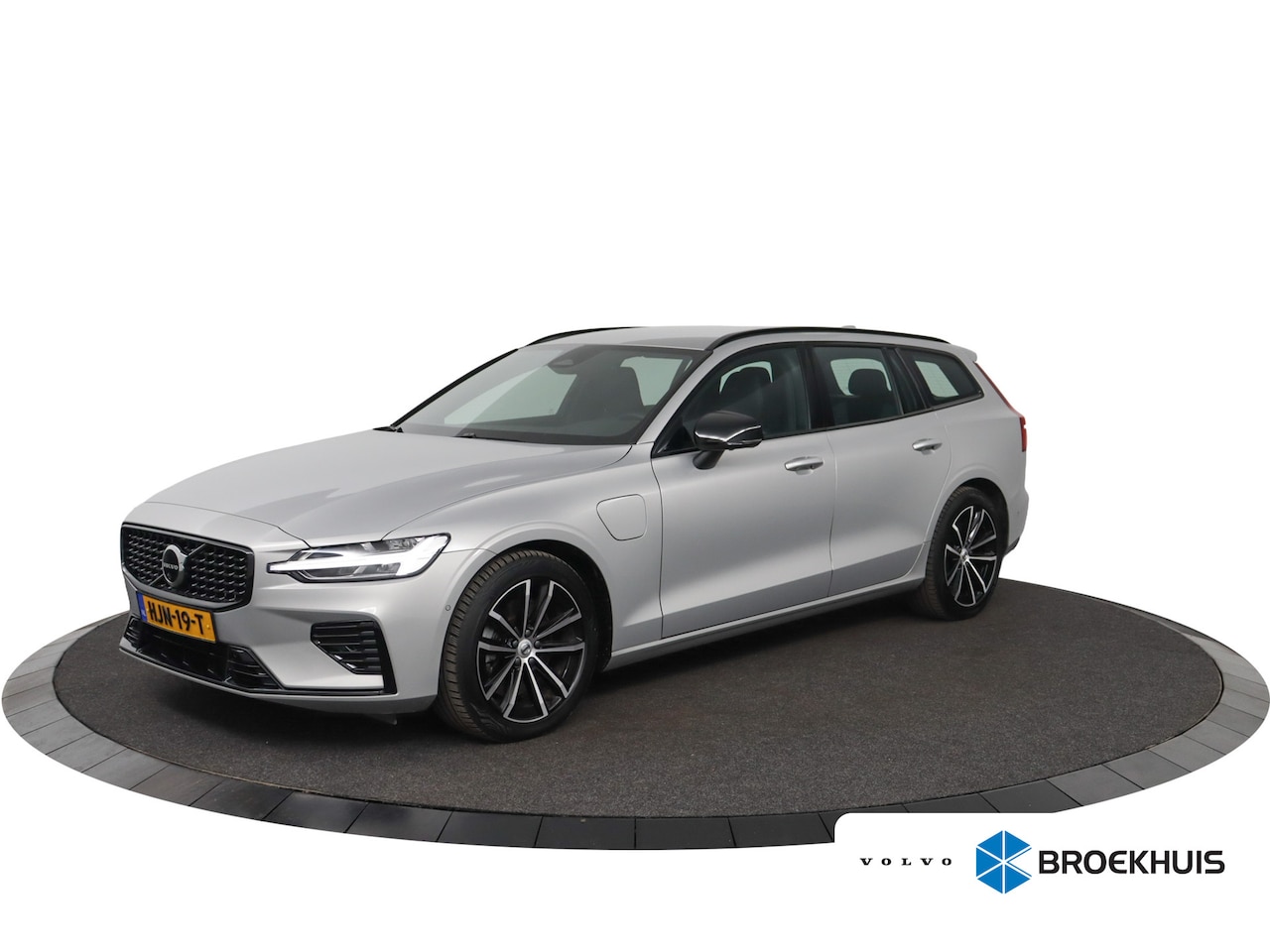 Volvo V60 - T6 AWD Plus Dark | 360 camera | Stoel + Stuurverwarming |  Harman Kardon | - AutoWereld.nl